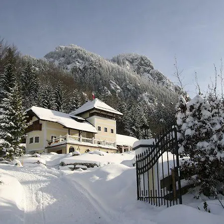 Konukevi Ansitz Wartenfels 3*