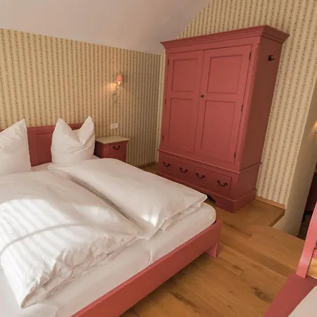 Konukevi Ansitz Wartenfels 3*